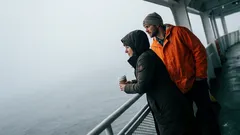 Kort berättelse: Dimman slukade skärgården och kaptenen log när jag knackade på