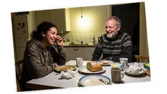 Kort berättelse: Rått och grått på banken – tills dörrarna flög upp