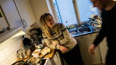 Kort berättelse: Jag trodde jag var för trött för att skratta, tills hon knackade