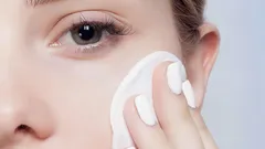 Jag applicerar den här huskuren i ansiktet på vintern: den ger näring och skyddar mot torrhet